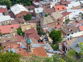 Città di Tbilissi vista dall'alto in Georgia.