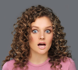 Portrait of shocked girl 