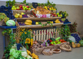 Obraz na płótnie Canvas vegetable and fruit composition