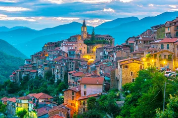 Foto op Plexiglas Gezicht op Apricale in de provincie Imperia, Ligurië, Italië © monticellllo