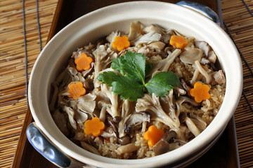 炊き込みご飯（きのこご飯）