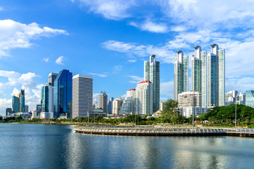 Obraz premium Miasto Bangkok - centrum miasta Dzielnica biznesowa obszar miejski, odbicie krajobraz Bangkok Tajlandia