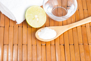 baking soda (Sodium bicarbonate) on a wooden spoon