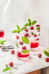 Fizzy Raspberry Cocktail