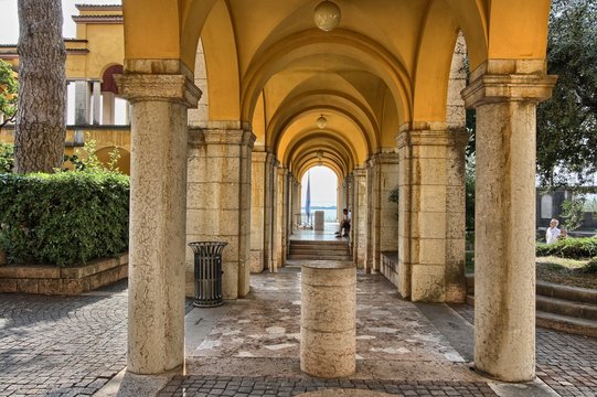 Il Vittoriale degli Italiani, Gardone Riviera. Colonnato