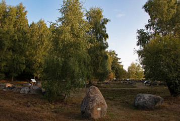 Garten der Steine , Hintergrund blauer himmel