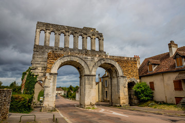 La Porte d'Arroux &agrave; Autun