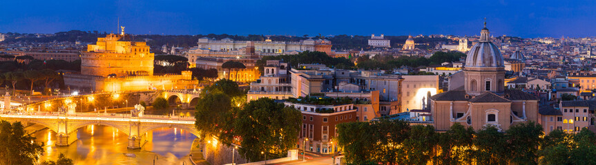 Fototapeta na wymiar Panorama of Rome at night