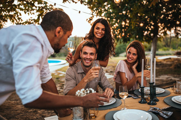 Good wine makes people closer