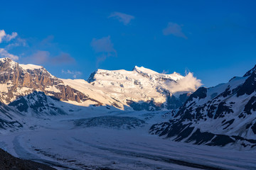 Obraz premium Scenic view of beautiful landscape of Swiss Alps with a majestic Glacier de Corbassiere, Switzerland.