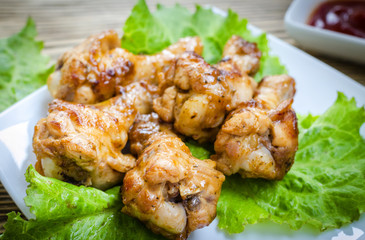 fried chicken wings and sauce
