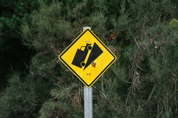 A road sign in the Andes of Chile indicating a steep gradient ahead