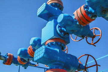 Group wellheads and valve armature , Gas valve, Gas well of high pressure, a wellhead with valve...