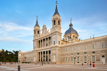 Fototapeta na wymiar Madrid Almudena Cathedral