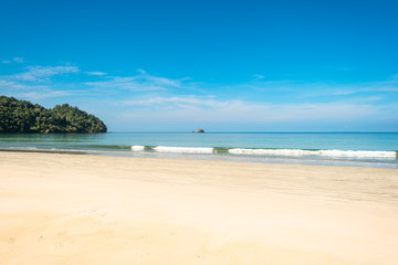 Fototapeta na wymiar The long beach named Ao Yai on the island Ko Phayam in Thailand