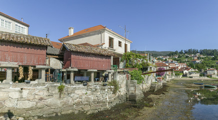 Fototapeta na wymiar beautiful medieval fishing village of Combarro, Ria de Pontevedra, Galicia, Spain