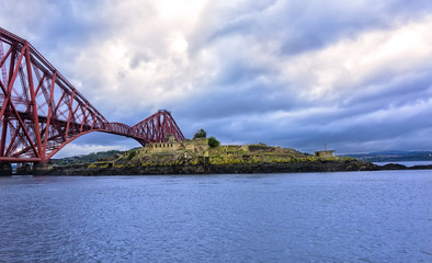 Fototapeta premium Forth Bridge in South Queensferry, Scotland