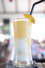 healthy drink mango smoothie 