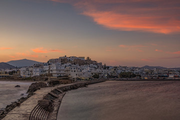 Vista panoramica sulla città di Chora alle prime luci del mattino, isola di Naxos GR	