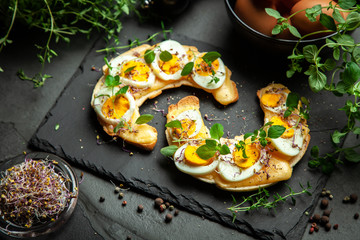 Butter croissant sandwiches