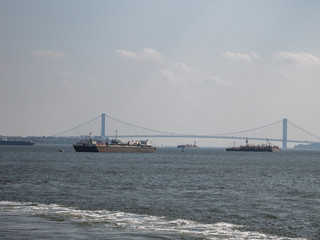 pont avec bateau