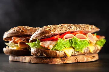 Türaufkleber Klassische BLT-Sandwiches © George Dolgikh