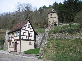 Fototapeta na wymiar Torhüterhäuschen und Ringmauerturm Horb am Neckar