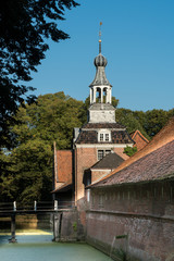 Naklejka premium Wasserschloss Lütetsburg in Ostfriesland