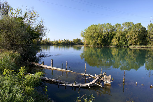 Treviso, cimitero dei Burci, sul fiume Sile