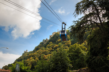 Seilbahn zur Bergstation auf den Berg Monte Titano in San Marino