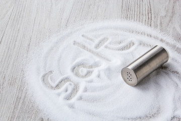 Naklejka premium Pepper shaker and salt shaker