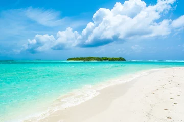 Store enrouleur tamisant sans perçage Plage tropicale Beautiful sandy beach in uninhabited island