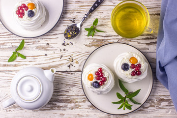 Delicious mini Pavlova meringue cake