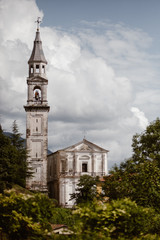 Chiesa tra le nuvole