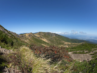 安達太良山から鉄山をのぞむ