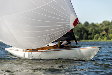 Fototapeta premium klassische Segelyacht bei einer Regatta