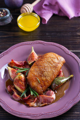 Duck breast with bacon, figs and rosemary