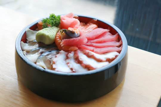 raw fish or raw salmon and raw tuna