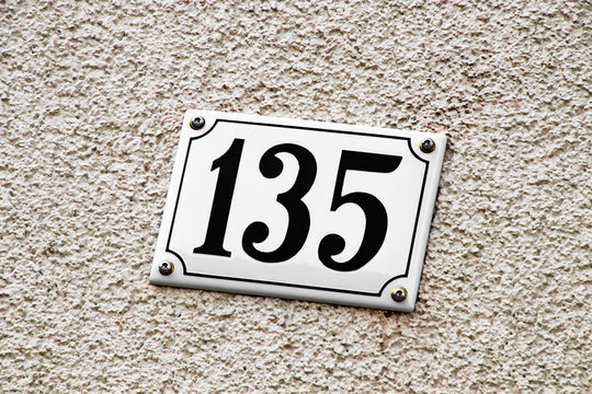 Hausnummer 135