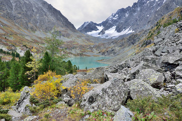Naklejka na ściany i meble Russia, Altai mountains, lake Kuyguk (Kuiguk) in autumn