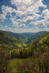 Naklejka premium berg und tal schönes Wetter