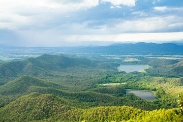 Naklejka premium Mountain in the blue sky and cloud beautiful landscape wallpaper background