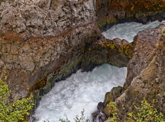 Fototapeta premium Die Barnafoss- Schlucht in Island