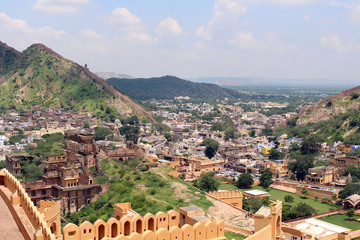 Fototapeta na wymiar The Amber Fort overlooking the town of Amer.