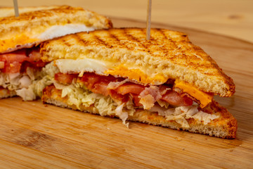 Club sandwich with egg