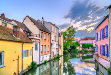 Fototapeta na wymiar Sunset above the Blaise river in Dreux, France