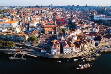 Obraz premium Top view of Ribeira and Douro river, old Porto city centre, Portugal.