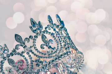 Brautkrone oder Diadem Haarschmuck Tiara   © Goldengel