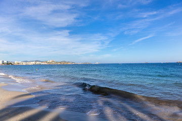 Naklejka na ściany i meble Strand auf Ibiza / Spanien
