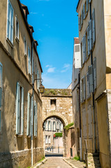 Fototapeta na wymiar Historic buildings in Chartres, France
